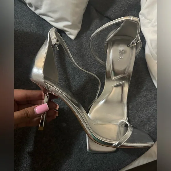 Zara silver heels - Picture 3 of 3